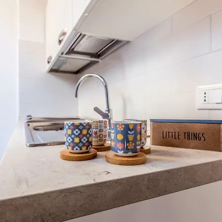 Pretty Oberdan - The Place Apartment